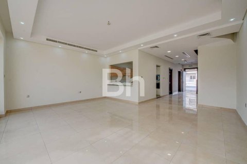 Adosado en Al Furjan, Dubai, 3 dormitorios, 177 m², № 57008 - foto 1