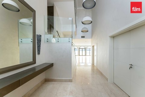 Снять в аренду виллу в Пальме Джумейре, Дубай: 5 спален, 680.6м², № 55857 - фото 5
