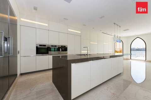 Снять в аренду виллу в Пальме Джумейре, Дубай: 5 спален, 680.6м², № 55857 - фото 2