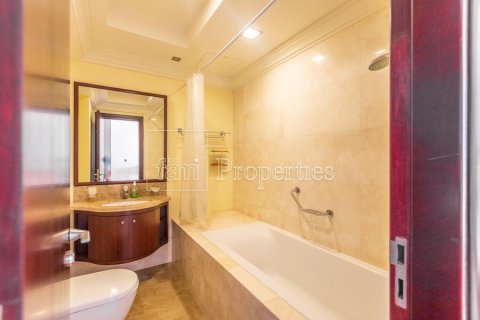 Снять в аренду квартиру в Пальме Джумейре, Дубай: 2 спальни, 153.1м², № 134856 - фото 12