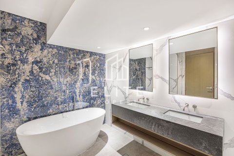 Ático en Dubai, 4 dormitorios, 677 m², № 85571 - foto 2