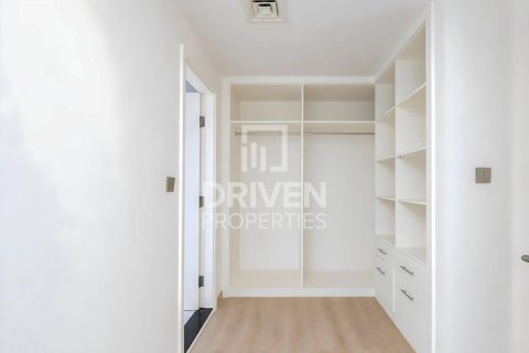 Apartment in The Residences, Downtown Dubai (Downtown Burj Dubai), Dubai 2 bedrooms, 125.42 sq.m. № 140702 - photo 18