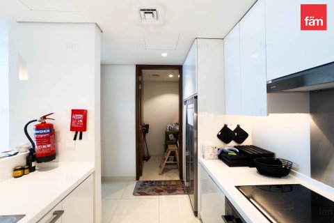Apartment in The Hills, Dubai 2 bedrooms, 143.1 sq.m. № 50523 - photo 9