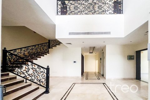 Villa in Hacienda, The Villa, Dubai 6 bedrooms, 789.68 sq.m. № 136323 - photo 23