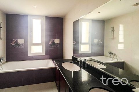 Villa in Hacienda, The Villa, Dubai 6 bedrooms, 789.68 sq.m. № 136323 - photo 20