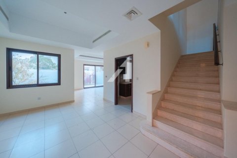 Villa en Dubai, 3 dormitorios, 264 m², № 98011
