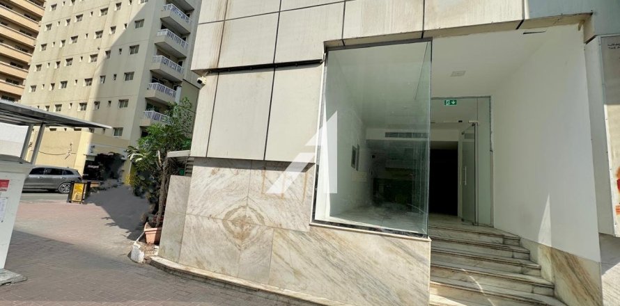 Propiedad comercial en Al Barsha, Dubai, 54 m², № 98013