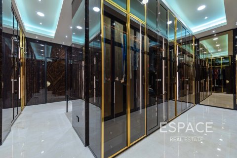 Купить виллу в Emirates Hills, Дубай: 6 спален, 2973м², № 61857 - фото 19