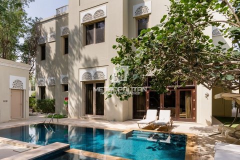 Villa in Al Barari, Dubai 6 bedrooms, 1181 sq.m. № 15069 - photo 1
