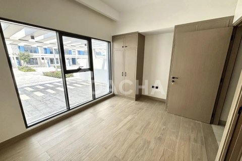 Adosado en Damac Lagoons, Dubai, 4 dormitorios, 212 m², № 105162 - foto 11