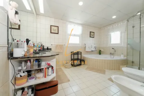 Apartment in Green Community, Dubai 3 bedrooms, 237 sq.m. № 93772 - photo 19