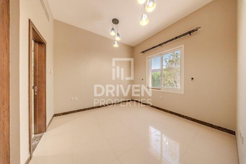 Villa in The Villa, Dubai 5 bedrooms, 427.35 sq.m. № 128309 - photo 4
