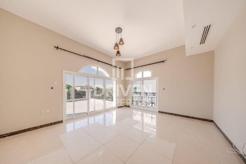 Villa in The Villa, Dubai 5 bedrooms, 427.35 sq.m. № 128309 - photo 14