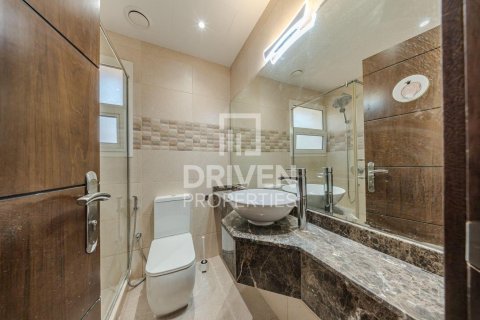 Villa in The Villa, Dubai 5 bedrooms, 427.35 sq.m. № 128309 - photo 21