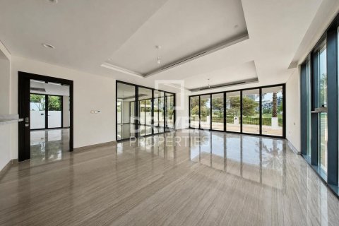 Вилла в DAMAC Hills (Akoya by DAMAC), Дубай, 7 спален, 640.01м², № 128318