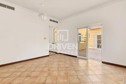 Villa in The Villa, Dubai 5 bedrooms, 1000.94 sq.m. № 128320 - photo 13