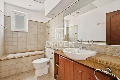 Villa in The Villa, Dubai 5 bedrooms, 1000.94 sq.m. № 128320 - photo 24