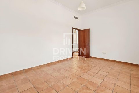 Villa in The Villa, Dubai 5 bedrooms, 1000.94 sq.m. № 128320 - photo 6