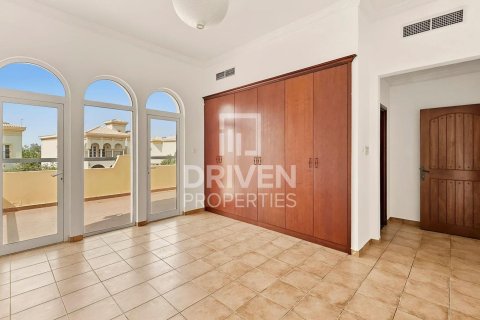 Villa in The Villa, Dubai 5 bedrooms, 1000.94 sq.m. № 128320 - photo 9