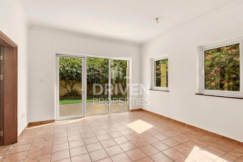 Villa in The Villa, Dubai 5 bedrooms, 1000.94 sq.m. № 128320 - photo 22