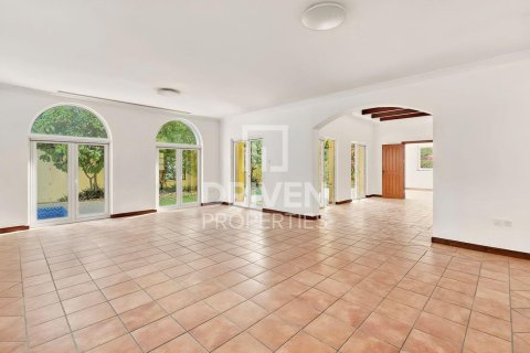 Villa in The Villa, Dubai 5 bedrooms, 1000.94 sq.m. № 128320 - photo 2