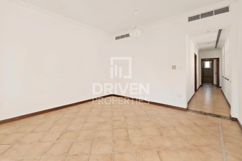 Villa in The Villa, Dubai 5 bedrooms, 1000.94 sq.m. № 128320 - photo 14