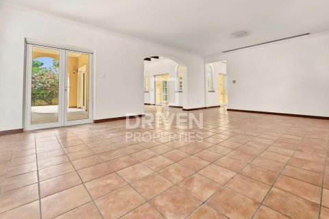Villa in The Villa, Dubai 5 bedrooms, 1000.94 sq.m. № 128320 - photo 3