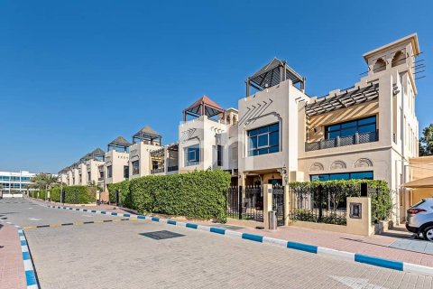 Apartment in Jumeirah, Dubai 1 bedroom, 75 sq.m. № 21246 - photo 11