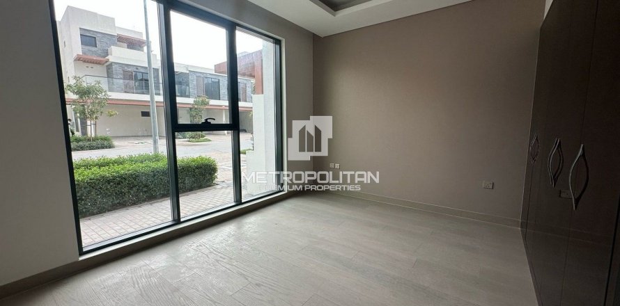 تاون هاوس في Silver Springs, داماك هيلز (أكويا باي داماك), دبي 4 غرف نوم, 185 م² رقم 15847
