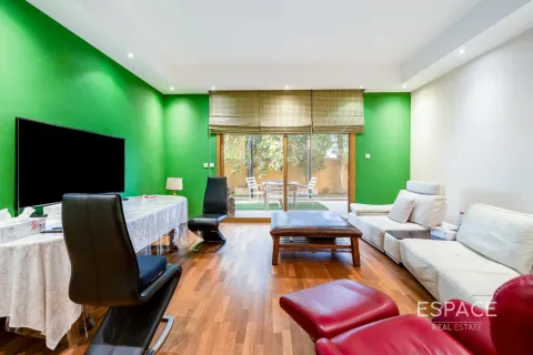 Villa en Dubai Land, Dubai, 5 dormitorios, 600 m², № 71062 - foto 5