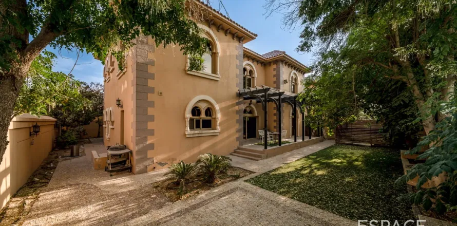 Villa en Dubai Land, Dubai, 5 dormitorios, 600 m², № 71062