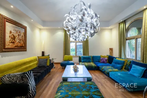 Villa en Dubai Land, Dubai, 5 dormitorios, 600 m², № 71062 - foto 2