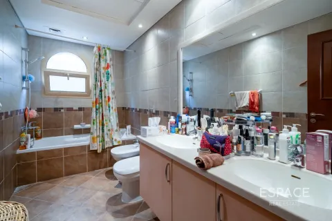 Villa en Dubai Land, Dubai, 5 dormitorios, 600 m², № 71062 - foto 17