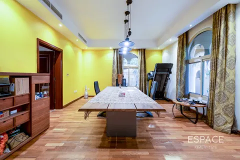 Villa en Dubai Land, Dubai, 5 dormitorios, 600 m², № 71062 - foto 3