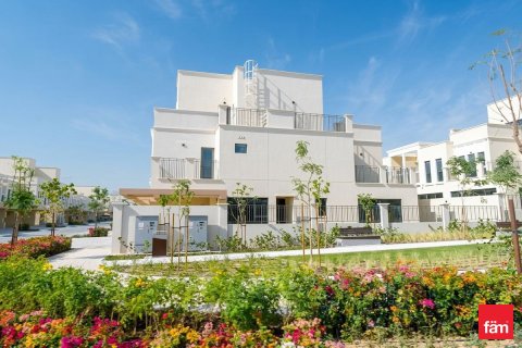 Villa à Dubai, 5 chambres, 246.9 m², № 112356 - photo 2