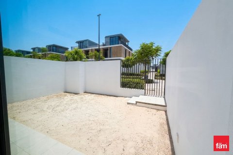 Villa à Dubai, 3 chambres, 144.8 m², № 112359 - photo 2