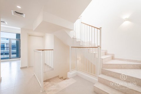 Villa en Dubai South (Dubai World Central), Dubai, 4 dormitorios, 252 m², № 83943 - foto 6