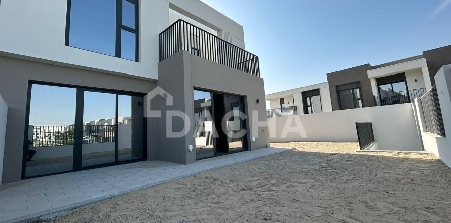 Villa à EMAAR South, Dubai South (Dubai World Central), Dubai, 4 chambres, 210 m², № 110305