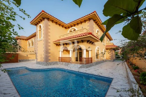 Villa à Falcon City of Wonders, Dubai, 4 chambres, 540 m², № 24938 - photo 1