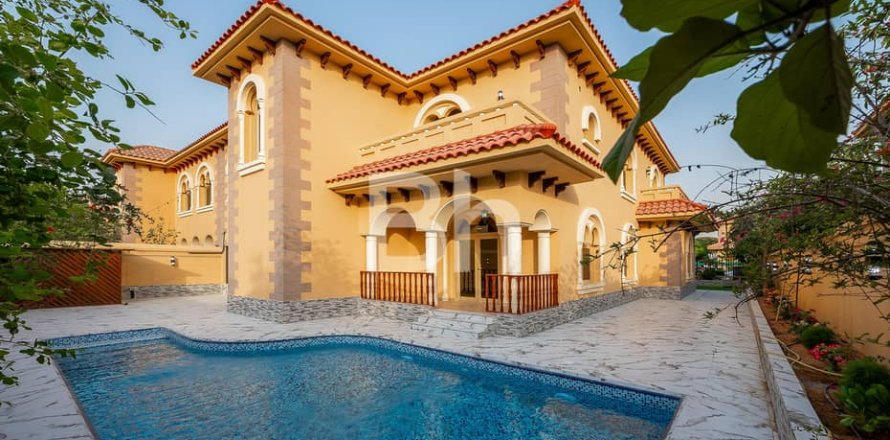 Villa à Falcon City of Wonders, Dubai, 4 chambres, 540 m², № 24938