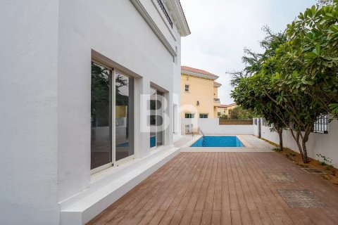 Villa à The Villa, Dubai, 5 chambres, 325 m², № 24941 - photo 1