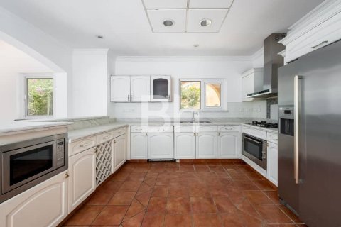 Villa en The Villa, Dubai, 5 dormitorios, 660 m², № 24940 - foto 26
