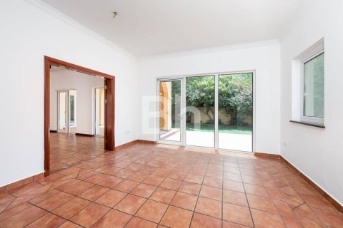 Villa en The Villa, Dubai, 5 dormitorios, 660 m², № 24940 - foto 23