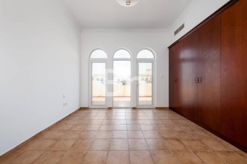 Villa en The Villa, Dubai, 5 dormitorios, 660 m², № 24940 - foto 9