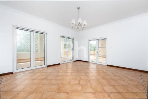 Villa en The Villa, Dubai, 5 dormitorios, 660 m², № 24940 - foto 12