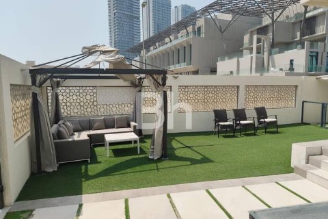 Villa à Jumeirah Village Circle, Dubai, 3 chambres, 230 m², № 24935 - photo 4