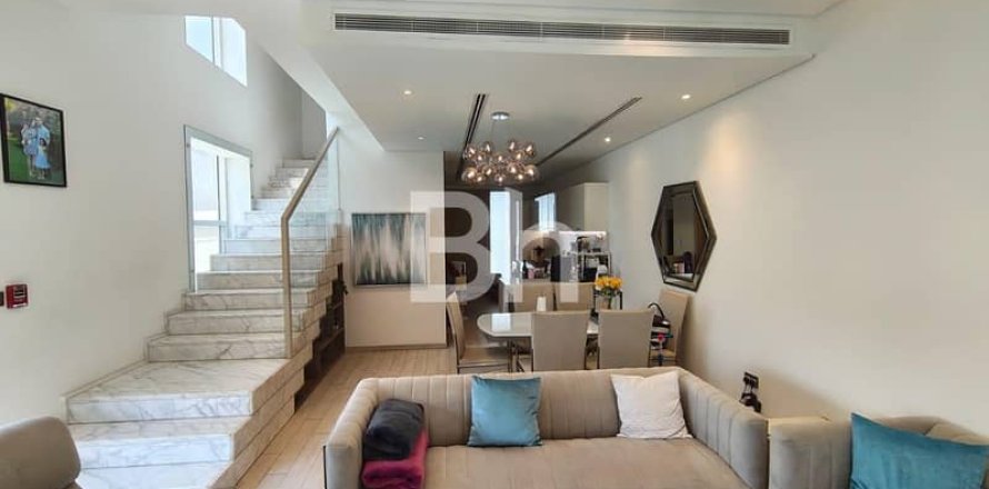 Villa à Jumeirah Village Circle, Dubai, 3 chambres, 230 m², № 24935