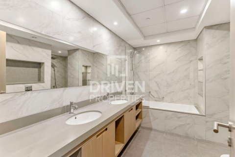 Apartment in Al Satwa, Dubai 3 bedrooms, 244.99 sq.m. № 128190 - photo 20