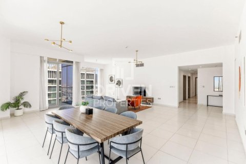 Apartment in Al Satwa, Dubai 3 bedrooms, 244.99 sq.m. № 128190 - photo 4