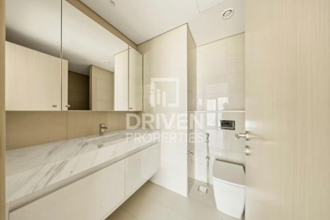 Apartment in Burj Royale, Downtown Dubai (Downtown Burj Dubai), Dubai 2 bedrooms, 98.2 sq.m. № 128253 - photo 14